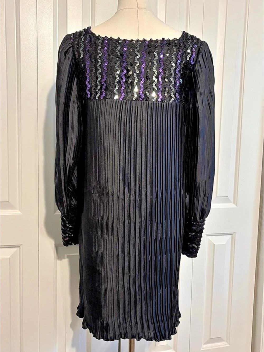 Vintage EDITH FLAGG Pleated Sequin Cocktail Dress w/Black & Purple Sequins